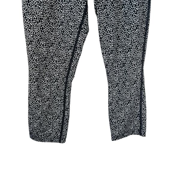 NIKE Dri Fit Women's Printed Cropped Legging Animal Print Size XS Gym Activewear - Picture 4 of 12